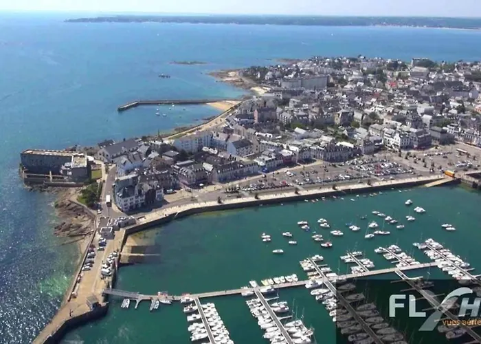 Appartement jardin a 100m de la plage et Thalasso